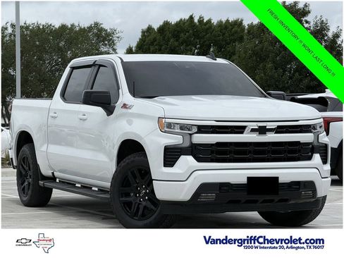 Used 2024 Chevrolet Silverado 1500 RST w/ Z71 Off-Road Package AWD/4WD image 2
