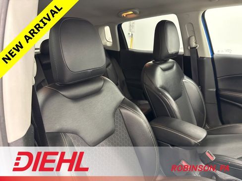 Certified 2019 Jeep Compass Latitude w/ Cold Weather Group image 13