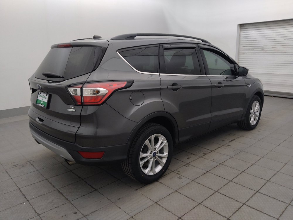 Used 2017 Ford Escape SE w/ Equipment Group 201A FWD image 10
