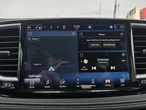 Used 2023 Chrysler Pacifica Limited FWD image 28