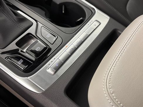 New 2026 Kia Carnival EX FWD image 44