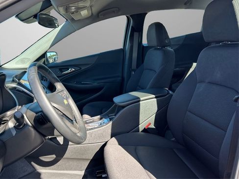 Used 2025 Chevrolet Malibu RS w/ LPO, Floor Liner Package image 9