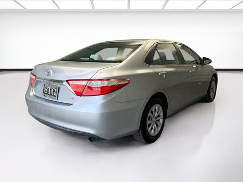 Used 2016 Toyota Camry LE FWD image 4