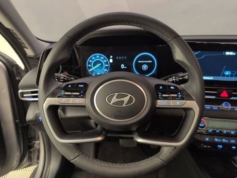 Used 2024 Hyundai Elantra Limited image 41