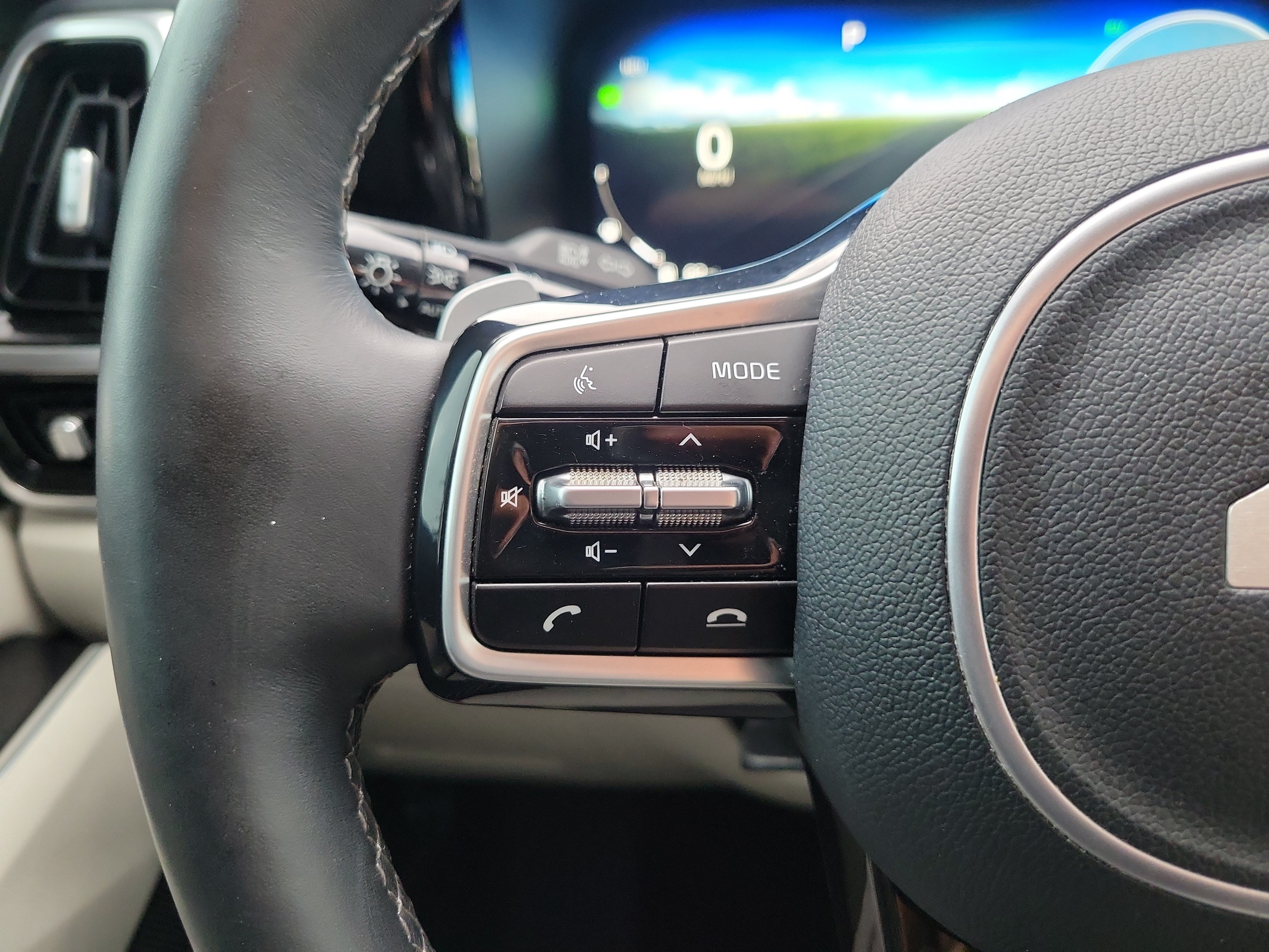 Certified 2022 Kia Sorento SX Prestige w/ Panoramic Sunroof Package AWD/4WD image 27