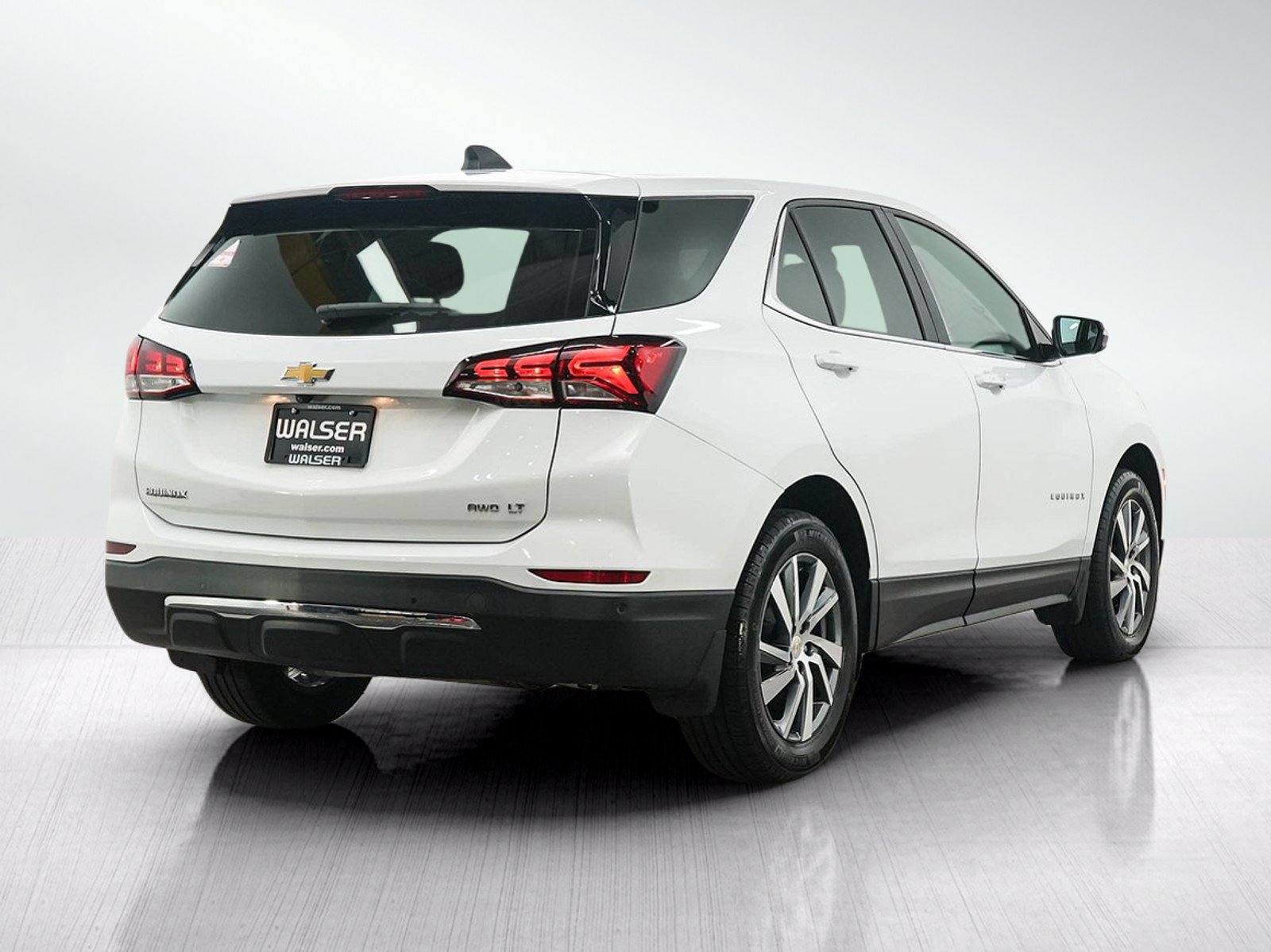 Used 2024 Chevrolet Equinox LT AWD/4WD image 5