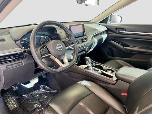 Used 2024 Nissan Altima 2.5 SR image 15