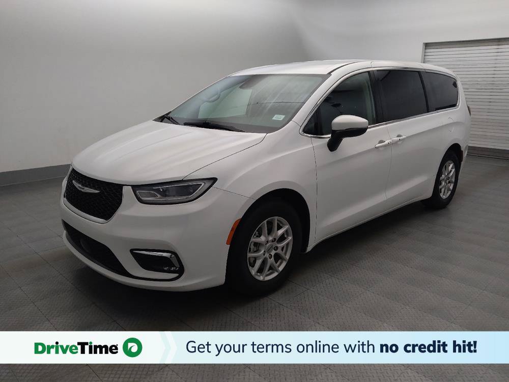 Used 2023 Chrysler Pacifica Touring-L FWD image 1