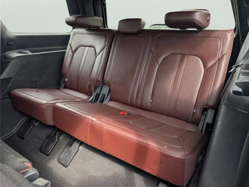 Used 2024 Ford Expedition Limited AWD/4WD image 32