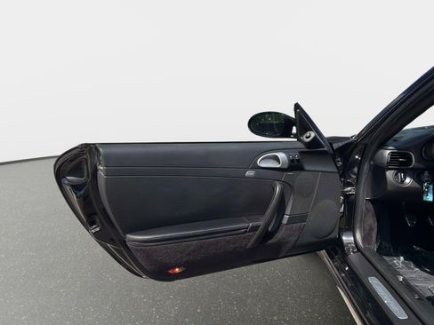 Used 2005 Porsche 911 Carrera RWD image 26