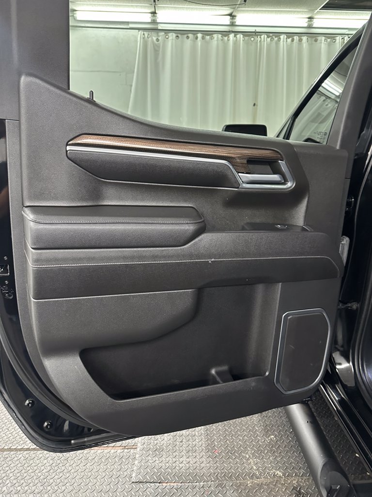 Used 2023 Chevrolet Silverado 1500 RST AWD/4WD image 25