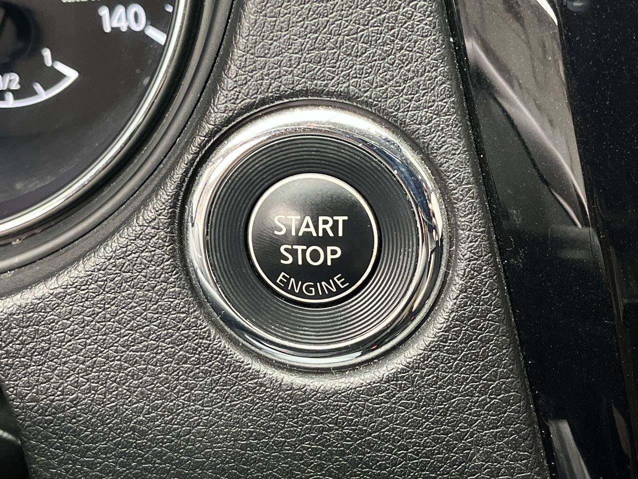 Used 2020 Nissan Rogue SV AWD/4WD image 17