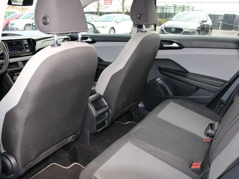 Used 2023 Volkswagen Taos S AWD/4WD image 28