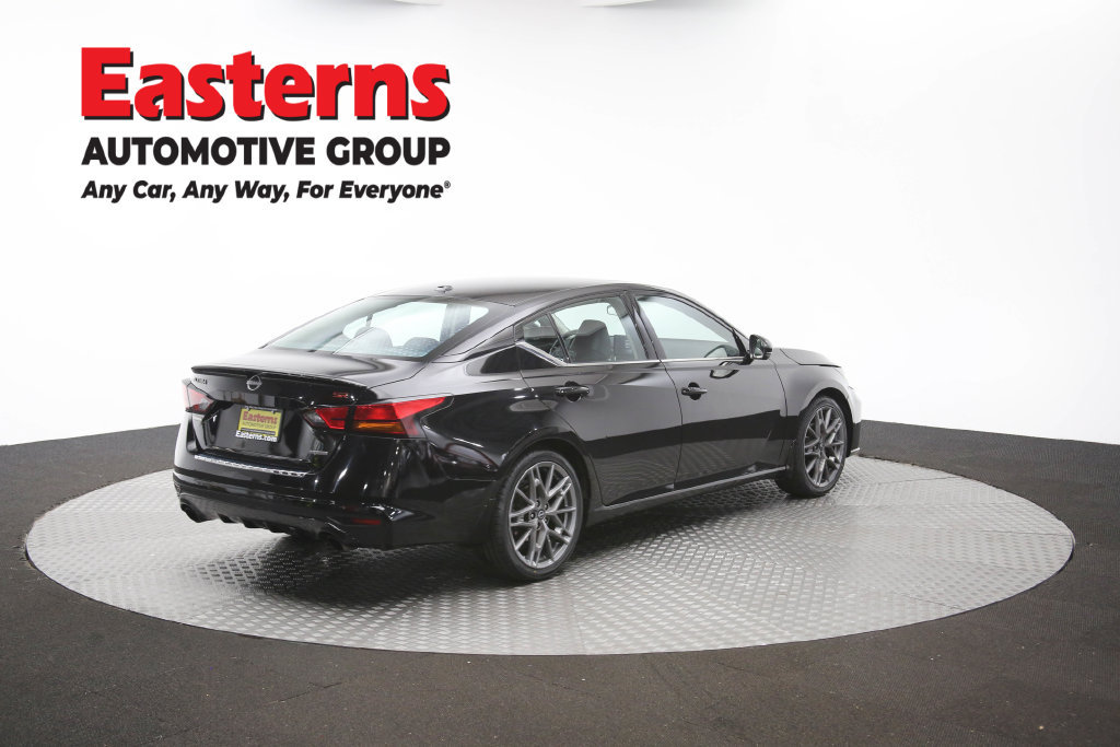 Used 2023 Nissan Altima 2.0 SR FWD image 45