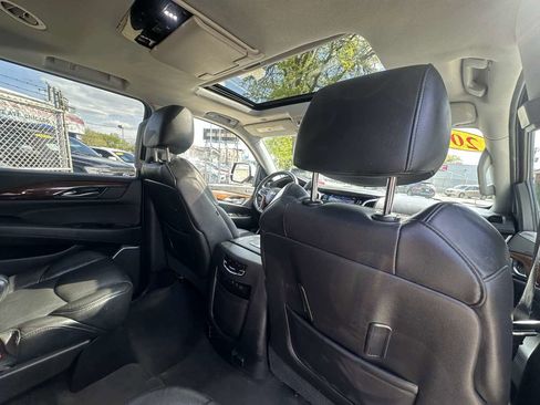 Used 2020 Cadillac Escalade ESV Luxury AWD/4WD image 29