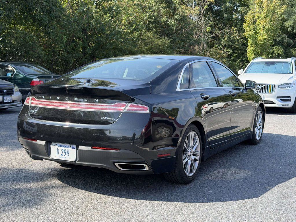 Used 2013 Lincoln MKZ FWD image 2
