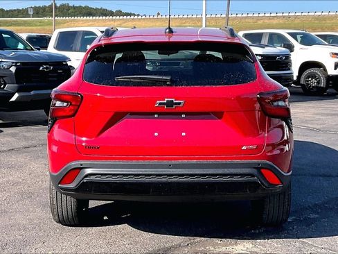 New 2026 Chevrolet Trax RS w/ Sunroof Package FWD image 4