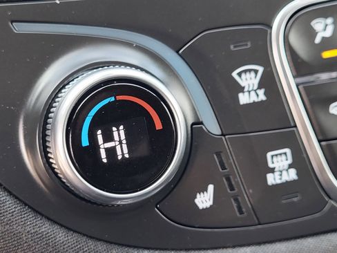 Used 2020 Chevrolet Malibu LT image 33