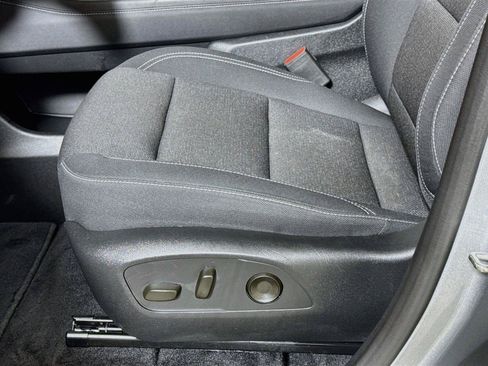 Certified 2026 Chevrolet Traverse LT FWD image 17