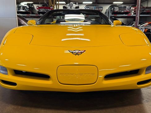 Used 2002 Chevrolet Corvette w/ Preferred Equipment Group2 image 4