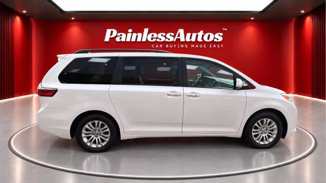 Used 2017 Toyota Sienna XLE w/ XLE Navigation Package FWD image 7