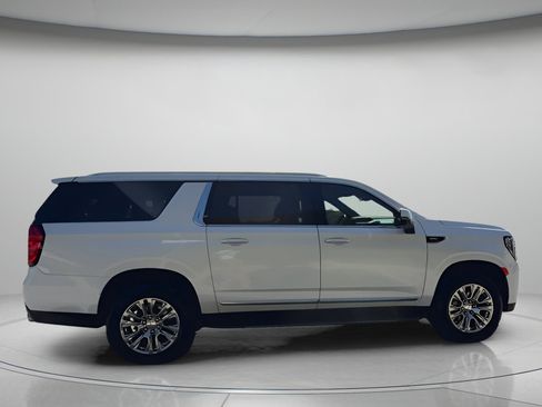 Used 2024 GMC Yukon XL Denali image 31