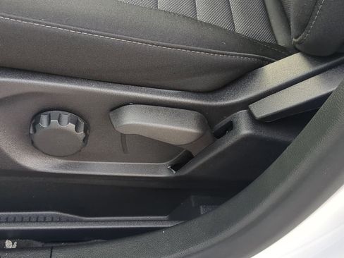 Used 2024 Ford Edge SE image 19