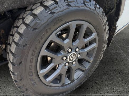 Certified 2023 Toyota Sequoia Platinum AWD/4WD image 8