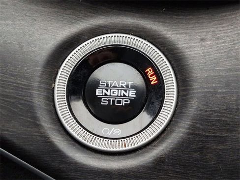 Used 2024 Jeep Grand Cherokee L Limited w/ Luxury Tech Group II image 22