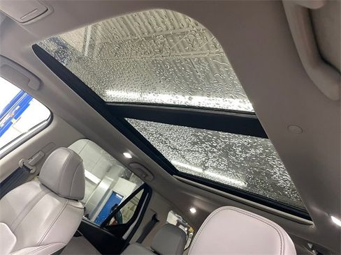 Certified 2024 Honda Pilot Touring image 16