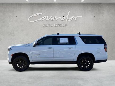 Used 2023 Chevrolet Suburban High Country image 13