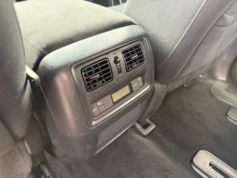 Used 2014 Nissan Pathfinder S image 9