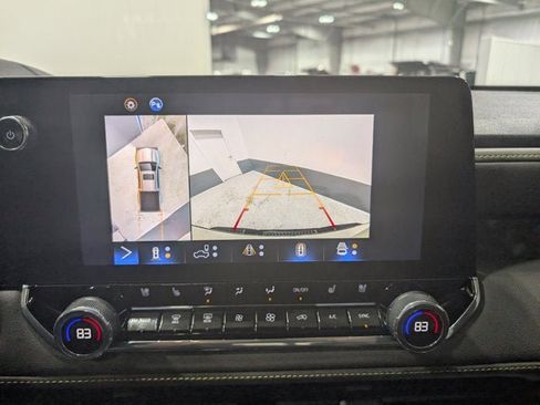 Used 2024 Chevrolet Colorado ZR2 w/ ZR2 Convenience Package III image 31