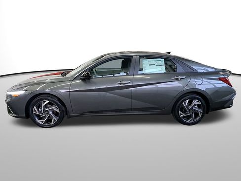 New 2025 Hyundai Elantra Sport image 9