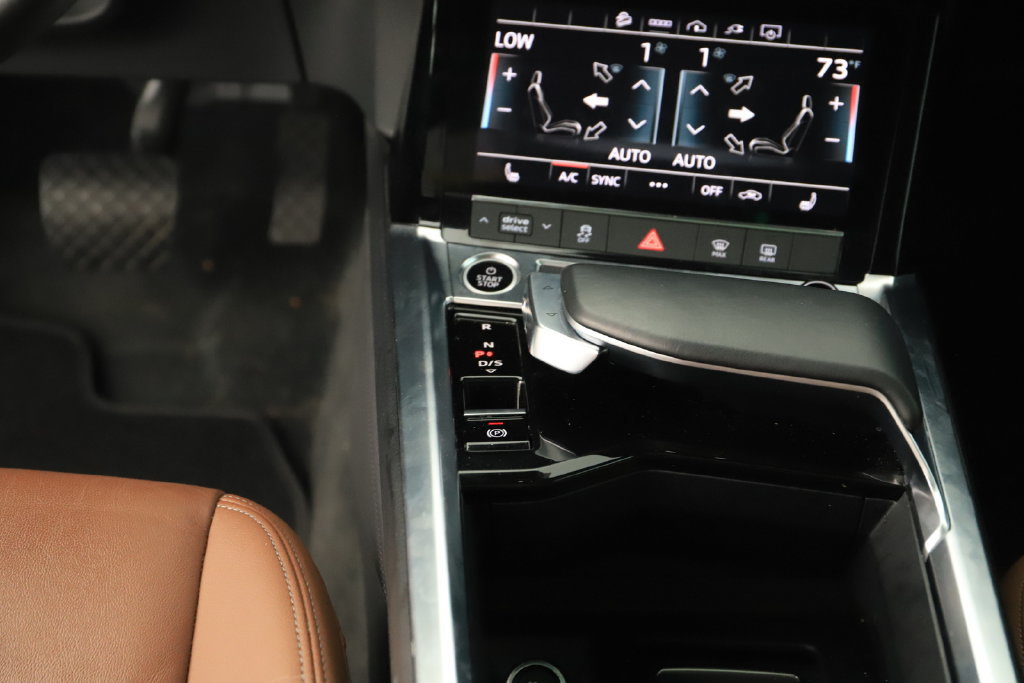 Certified 2024 Audi Q8 e-tron Premium AWD/4WD image 21