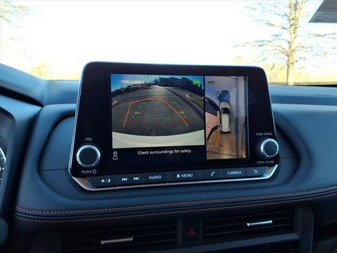 Certified 2025 Nissan Rogue SV w/ Rock Creek Premium Package image 15