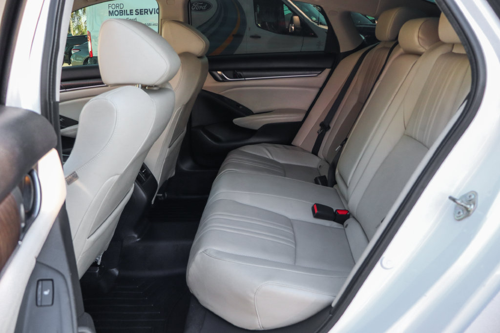 Used 2018 Honda Accord Touring image 41