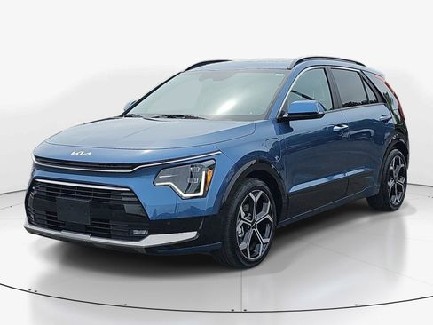 Used 2023 Kia Niro SX Touring FWD image 8