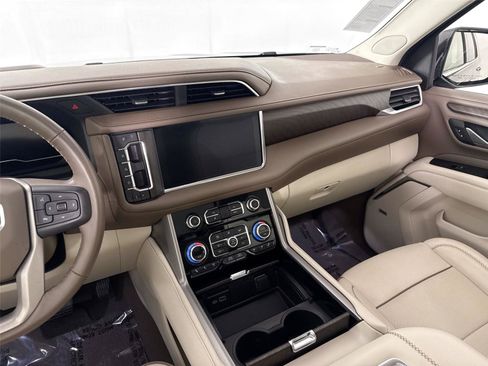 Used 2024 GMC Yukon Denali AWD/4WD image 34