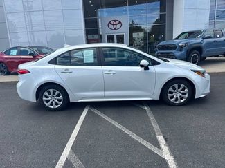 Used 2025 Toyota Corolla LE FWD video 2