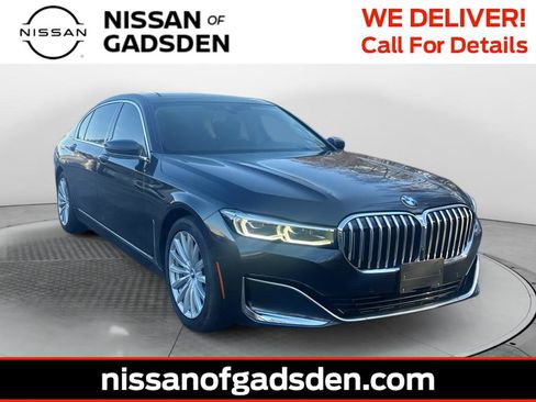Used 2022 BMW 740i xDrive w/ Premium Package image 1