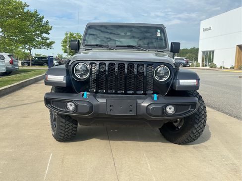 Used 2023 Jeep Wrangler Unlimited w/ Cold Weather Group AWD/4WD image 4