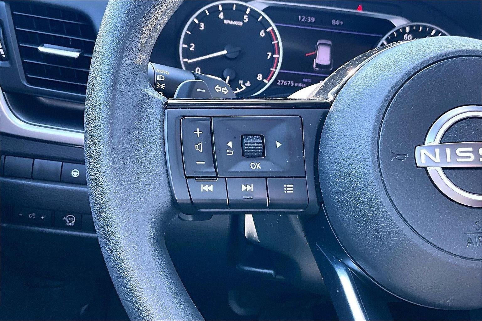 Used 2023 Nissan Rogue SV AWD/4WD image 19