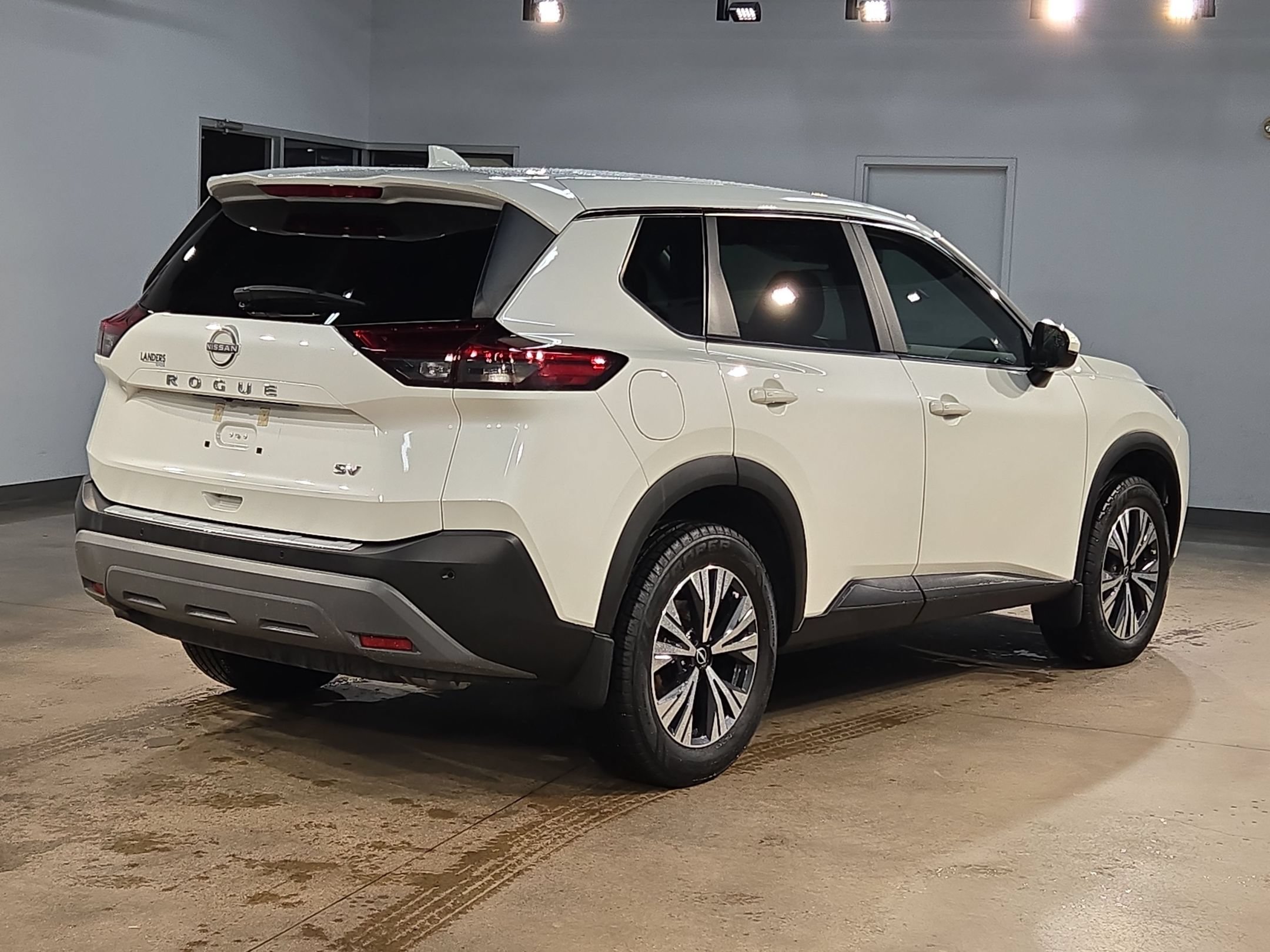 Used 2023 Nissan Rogue SV FWD image 7