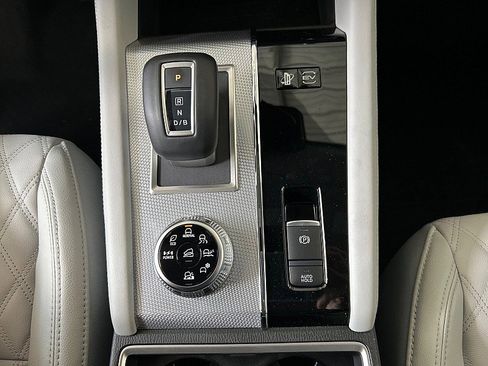 New 2025 Mitsubishi Outlander SEL image 46