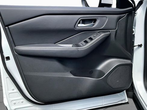 New 2026 Nissan Rogue SV FWD image 10