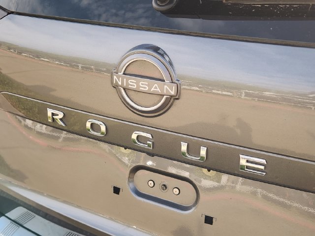 Used 2023 Nissan Rogue SV FWD image 10