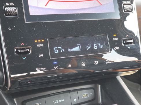Used 2022 Hyundai Santa Cruz SEL Premium AWD/4WD image 23