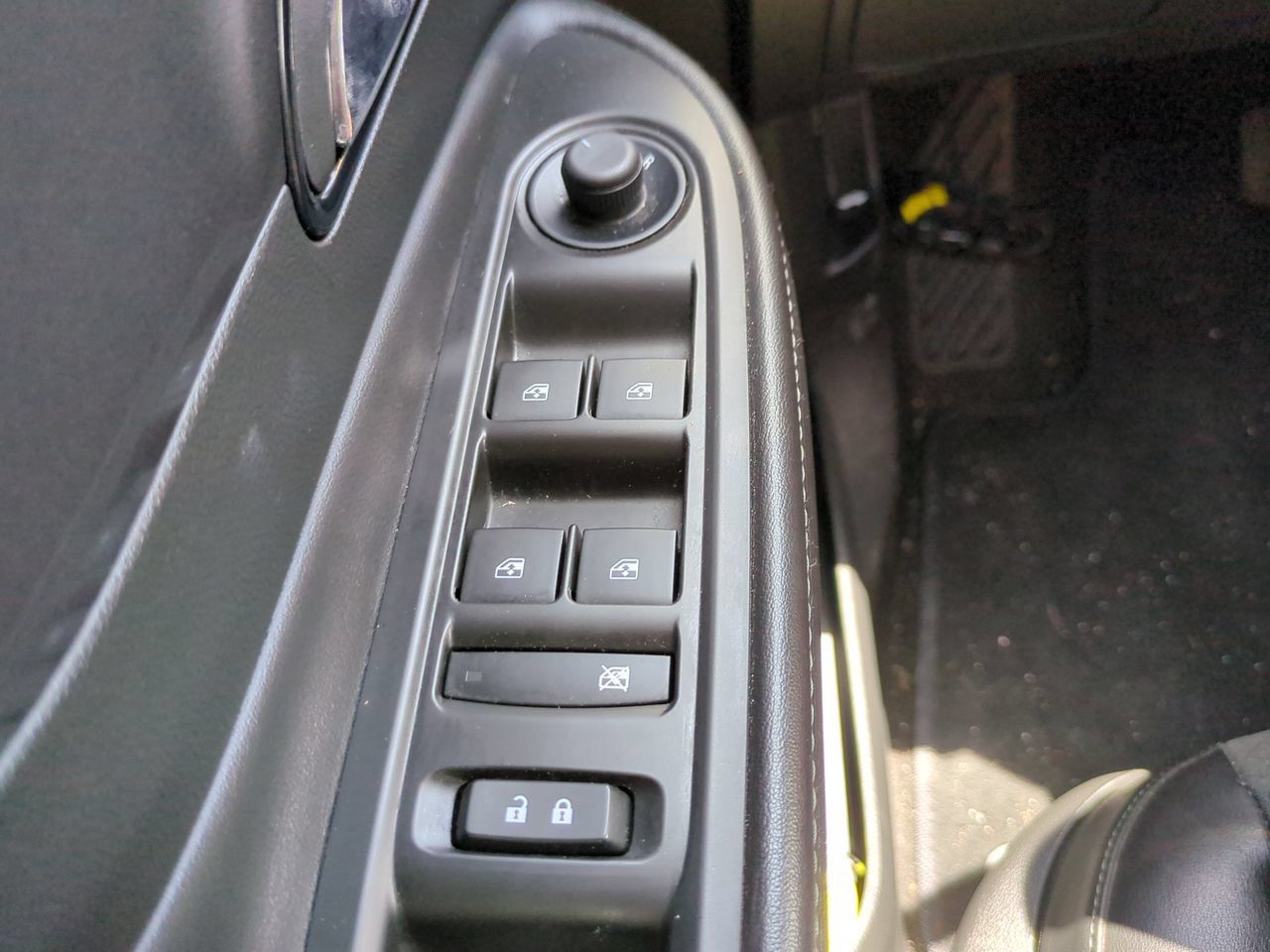 Used 2022 Buick Encore Preferred w/ Safety Package AWD/4WD image 21