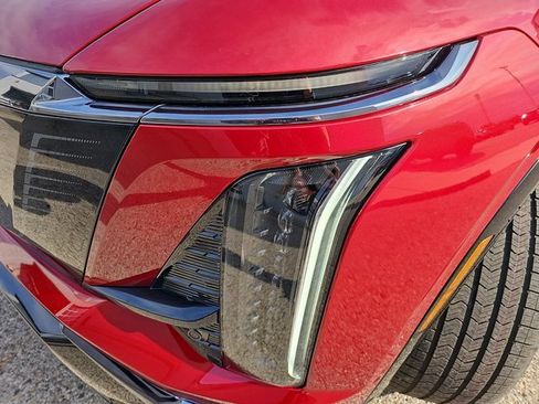 New 2026 Cadillac Vistiq Sport w/ LPO, Floor Liner Package image 33